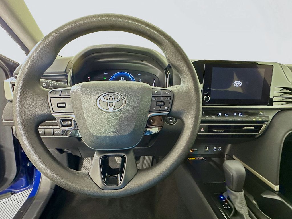 Thumbnail: 2025 Toyota Camry - 11
