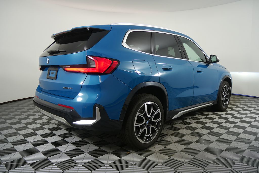 Thumbnail: 2024 BMW X1 - 3
