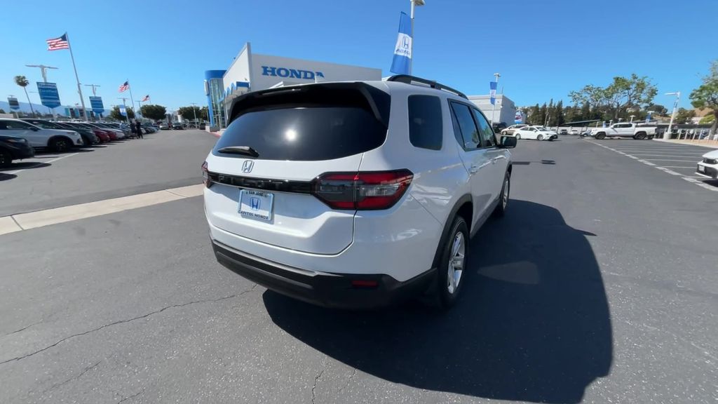Thumbnail: 2023 Honda Pilot - 8