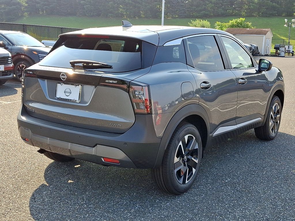 Thumbnail: 2025 Nissan Kicks - 4