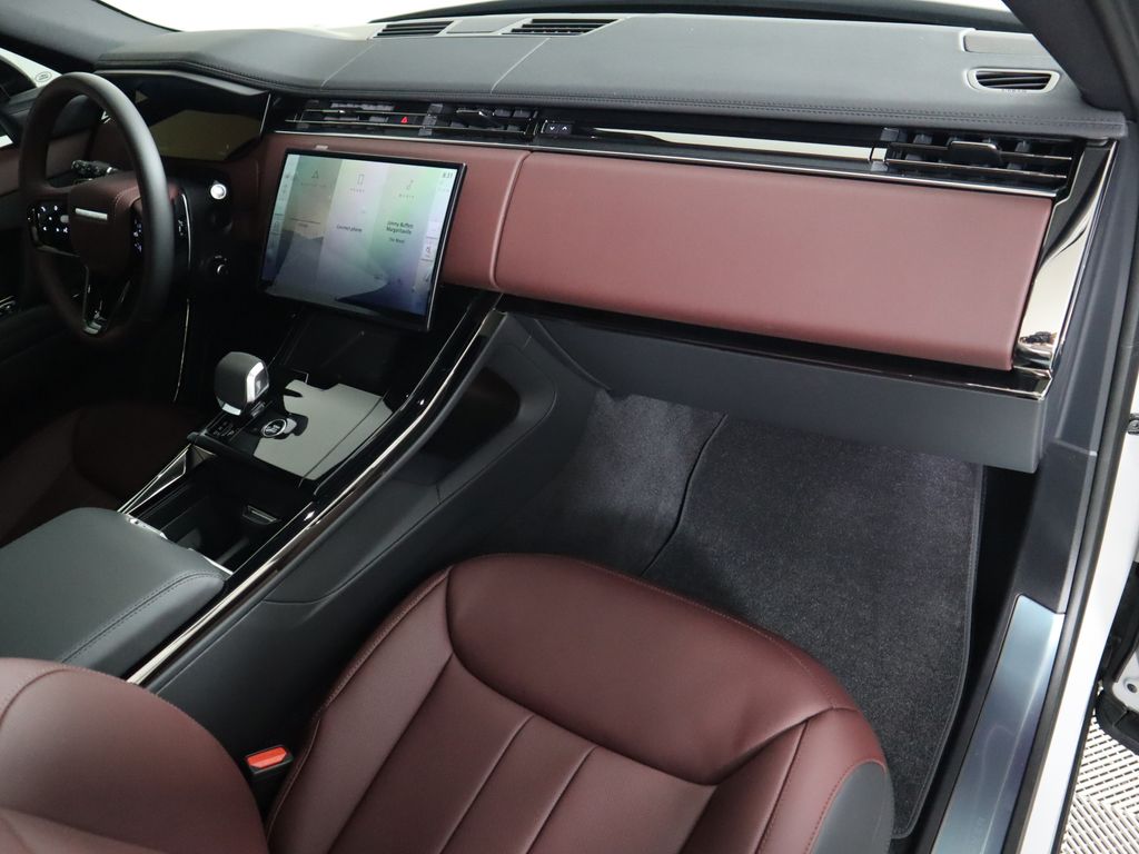 Thumbnail: 2024 Land Rover Range Rover Sport - 18