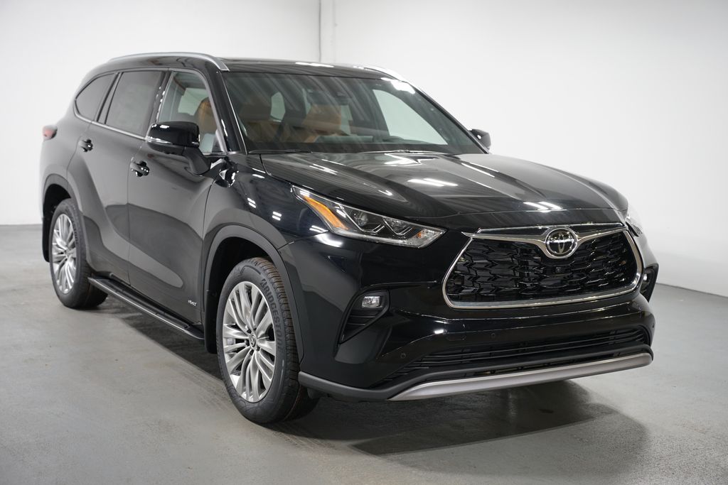 Thumbnail: 2026 Toyota Highlander - 3