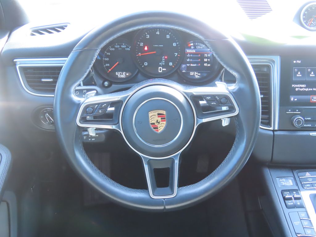 Thumbnail: 2017 Porsche Macan - 6