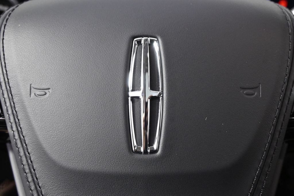 New 2026 White Lincoln Reserve image 37