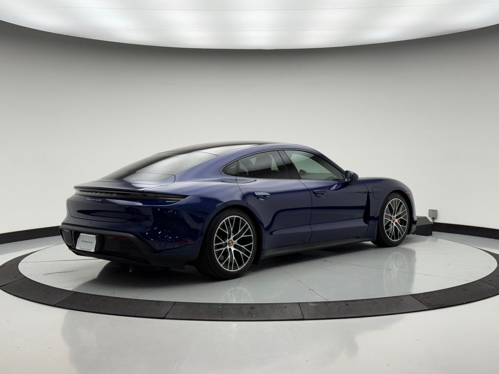 Thumbnail: 2021 Porsche Taycan - 10