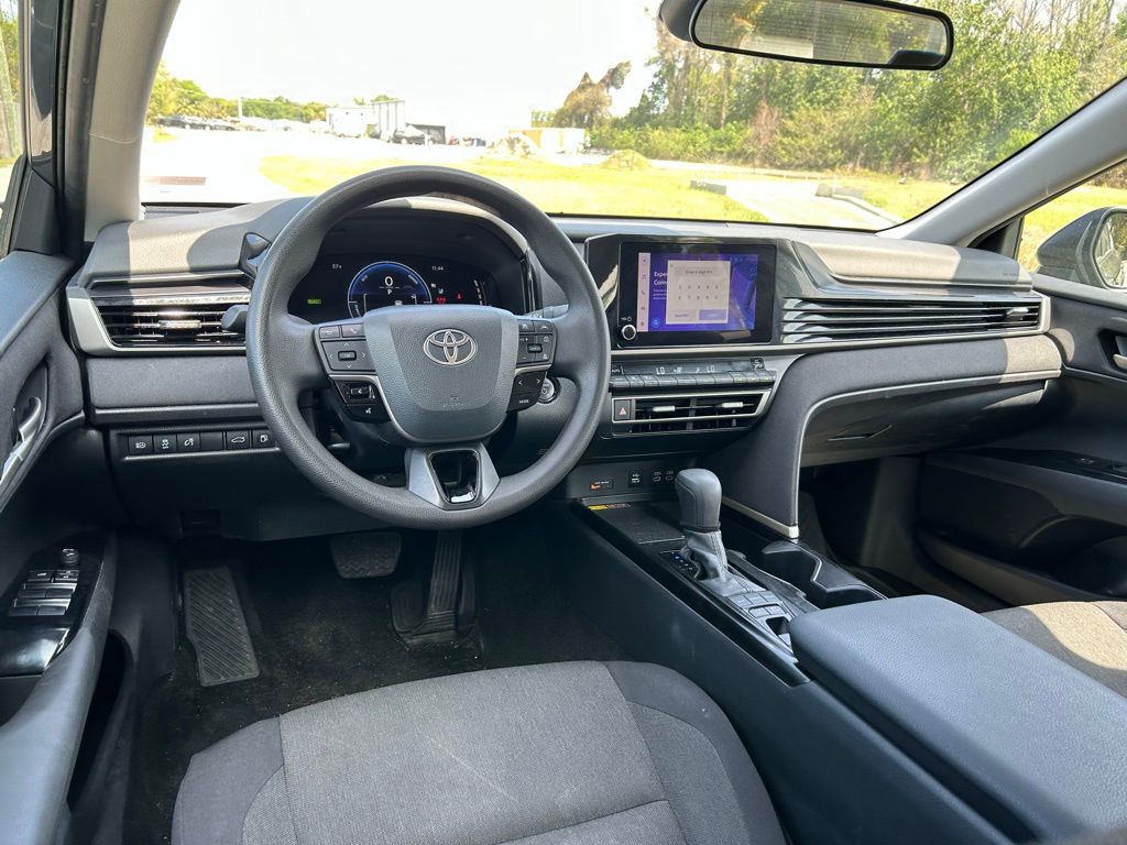 Thumbnail: 2025 Toyota Camry - 12