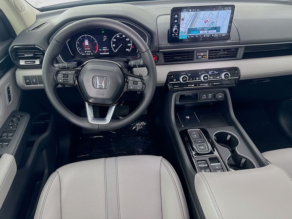 Used Car 2025 Honda Pilot  Touring For Sale Under $60,000 In Austin, Texas