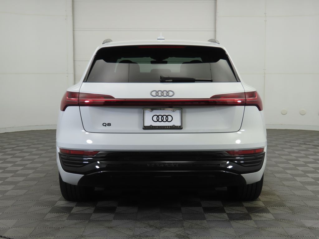 Thumbnail: 2024 Audi Q8 e-tron - 6