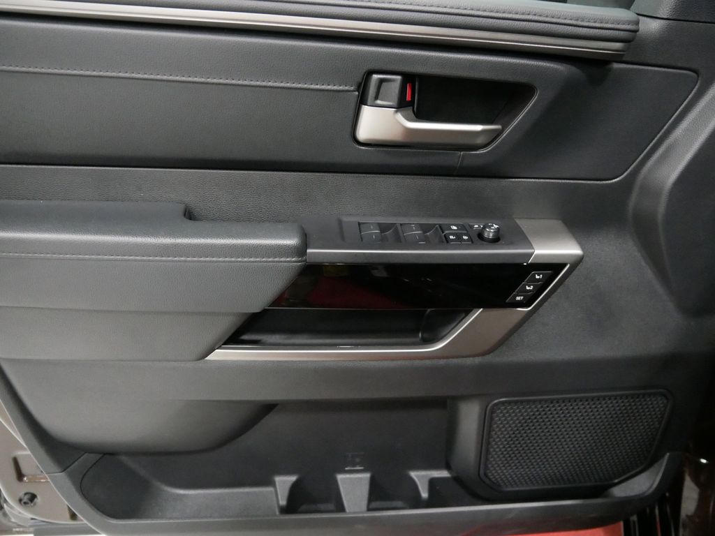 2025 Toyota Tundra Limited - Photo 14