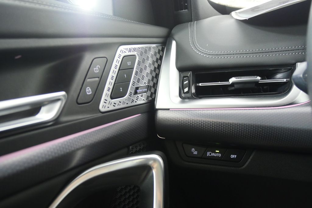 Thumbnail: 2025 BMW X1 - 20