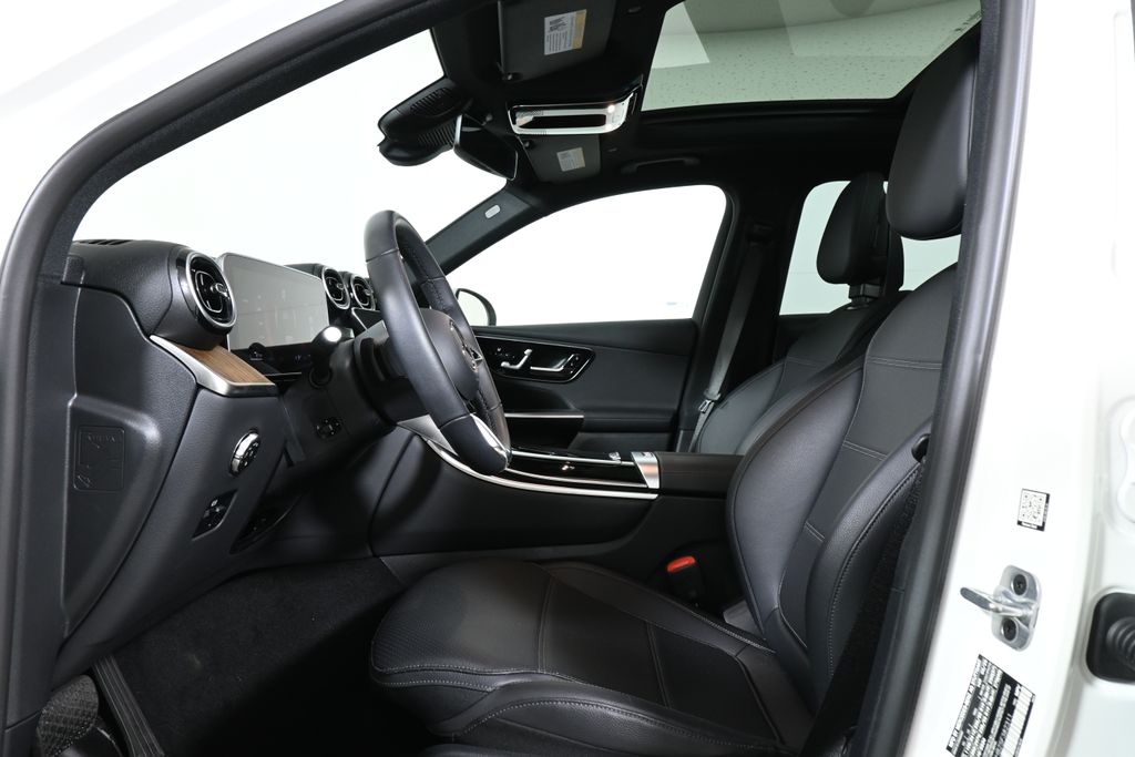 Thumbnail: 2025 Mercedes-Benz GLC - 3