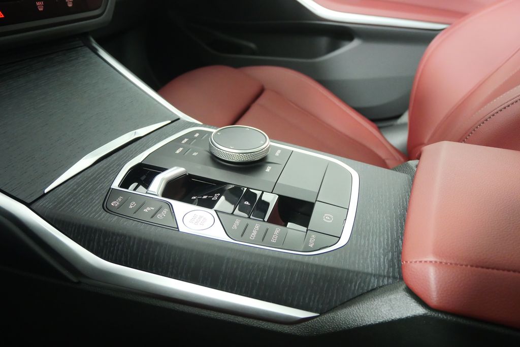 Thumbnail: 2025 BMW 3 Series - 27