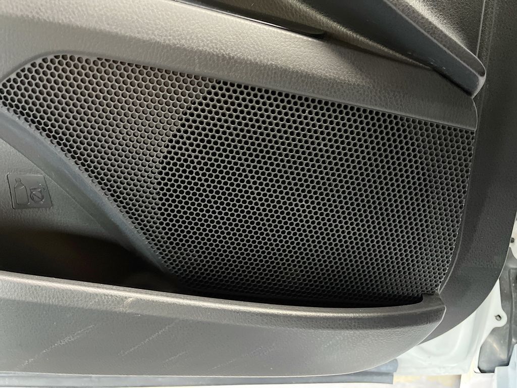 Used 2025 Ice Toyota SE image 19