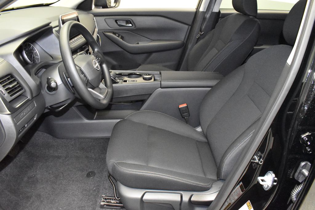 Thumbnail: 2026 Nissan Rogue - 12