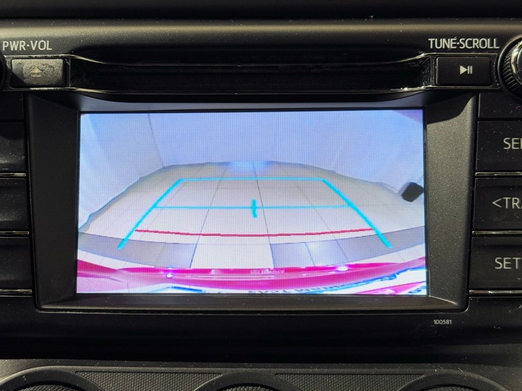 Thumbnail: 2018 Toyota RAV4 - 26