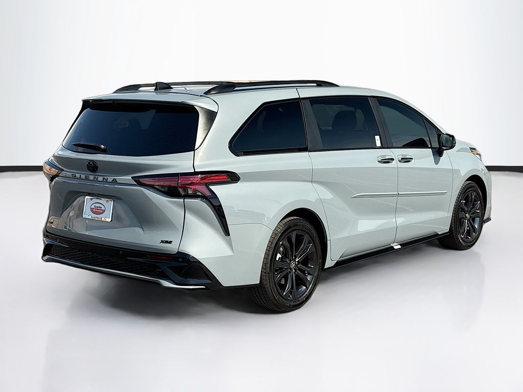 Thumbnail: 2026 Toyota Sienna - 5