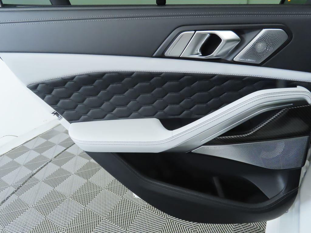2026 BMW X6 M Competition 28