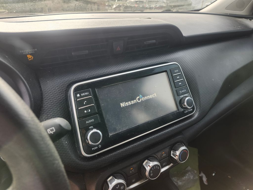 Gray (Gun Metallic) 2021 Nissan Kicks S FWD SUV / Crossover Front-Wheel Drive Continuously Variable Transmission