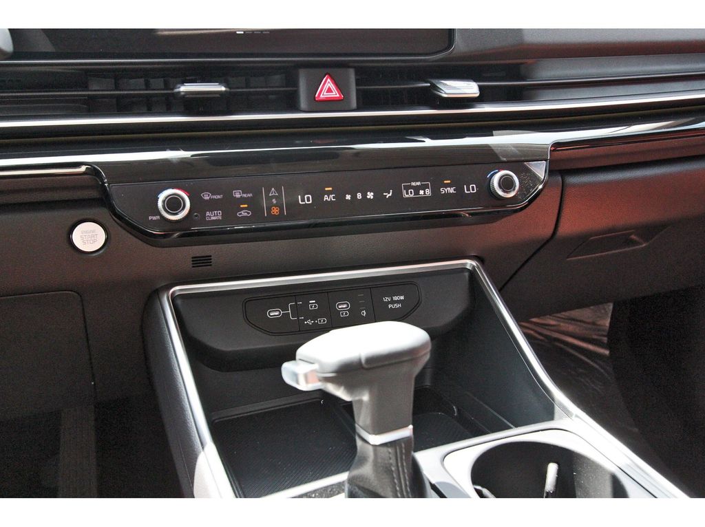 New 2026 Kia Carnival MPV Van