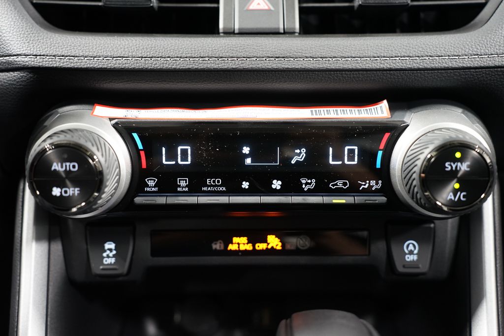 2025 Toyota RAV4 XLE 20