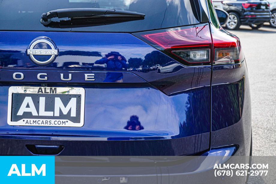 Used 2025 Blue Nissan SV image 13