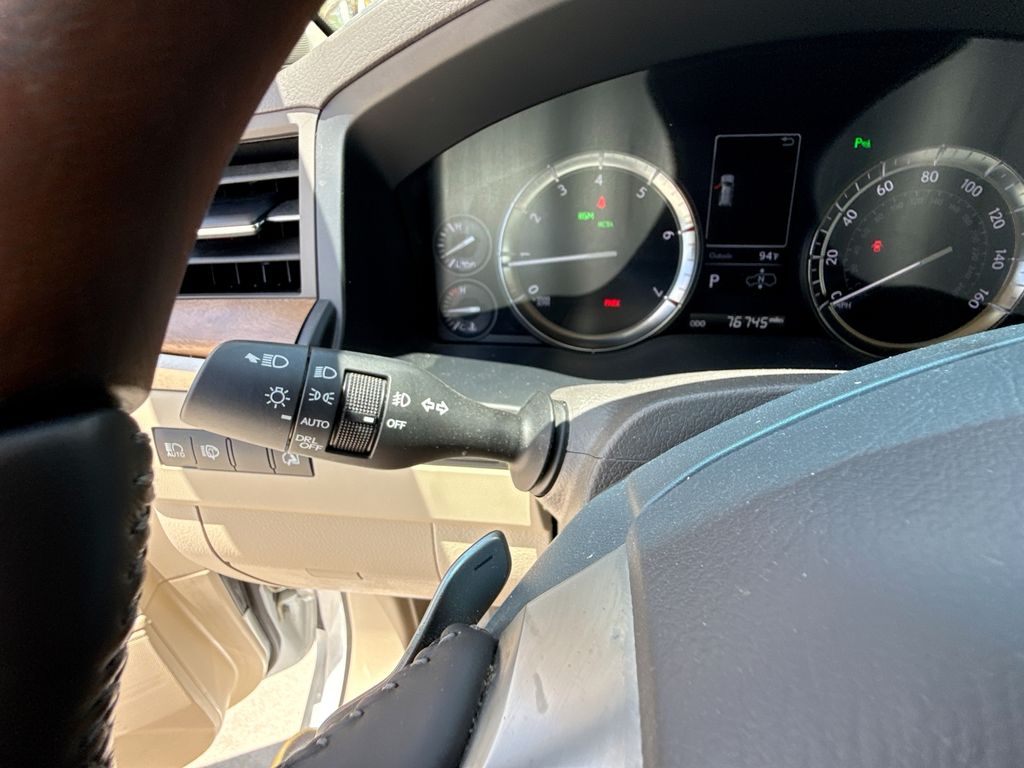 Thumbnail: 2020 Lexus LX - 28