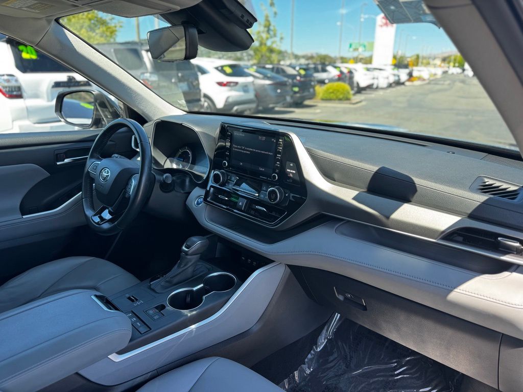 Used 2020 Toyota Highlander Hybrid SUV