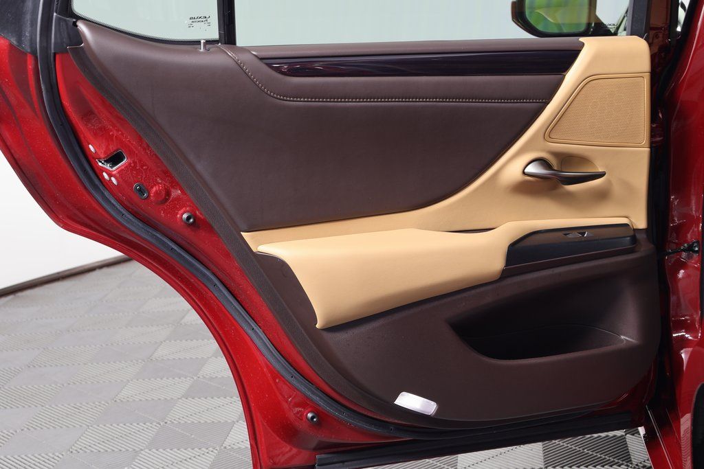 Thumbnail: 2021 Lexus ES - 13