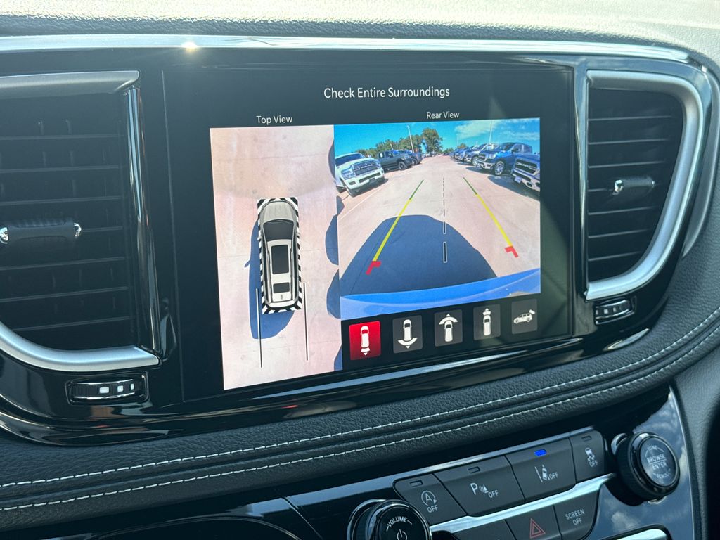 New 2027 Chrysler Pacifica Van