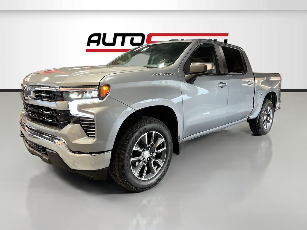 Used 2024 Sterling Gray Metallic Chevrolet LT image 3