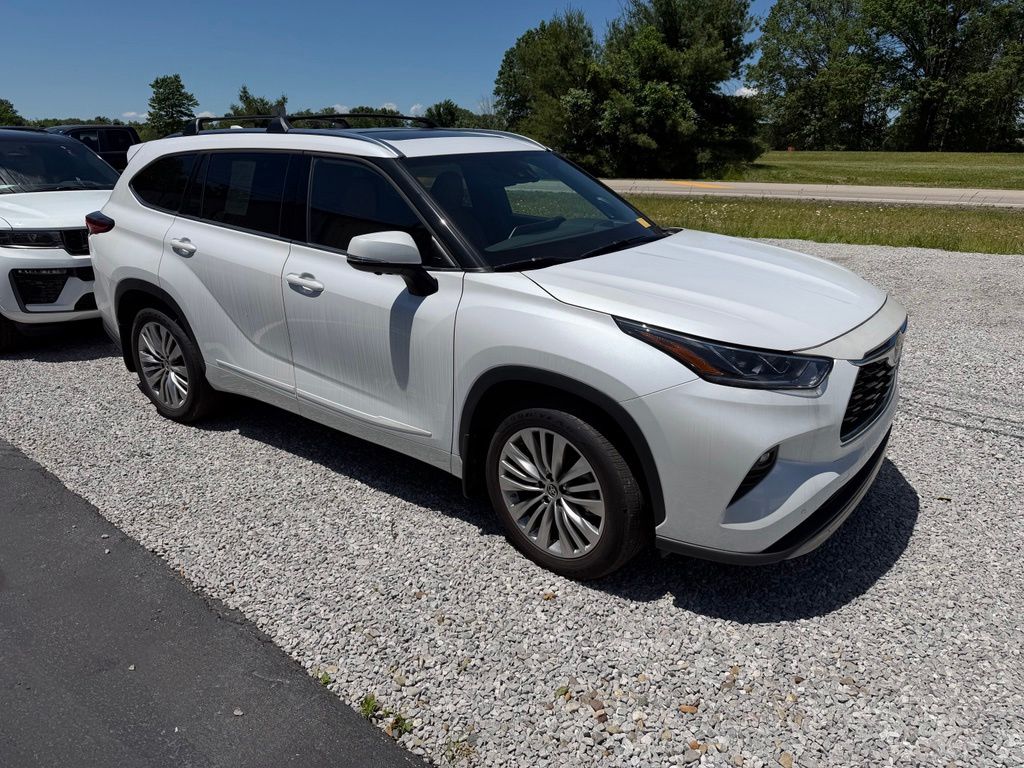 Pearl 2023 Toyota Highlander Platinum AWD SUV / Crossover All-Wheel Drive 8-Speed Automatic