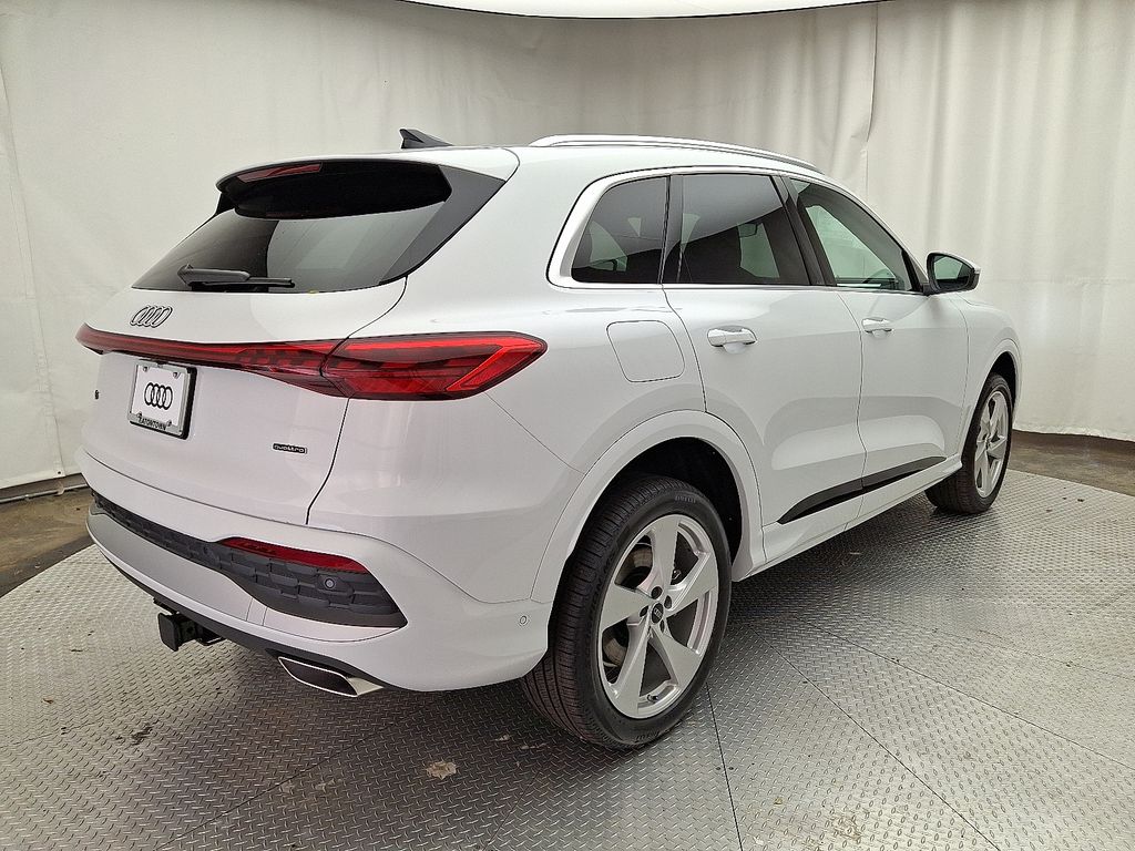 Thumbnail: 2025 Audi Q5 - 3