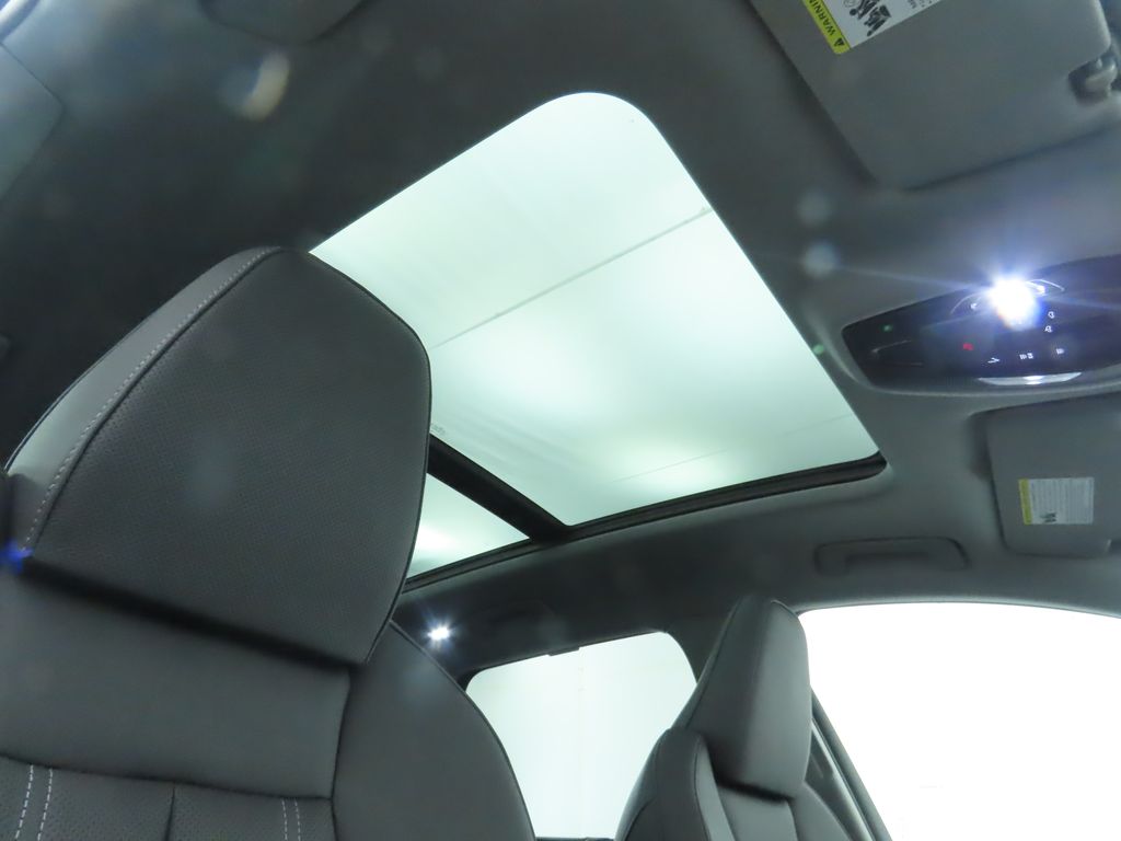 Thumbnail: 2025 Audi Q6 e-tron - 20