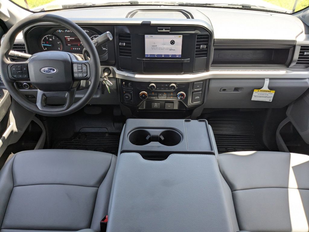 2025 Ford F-350 Super Duty XL