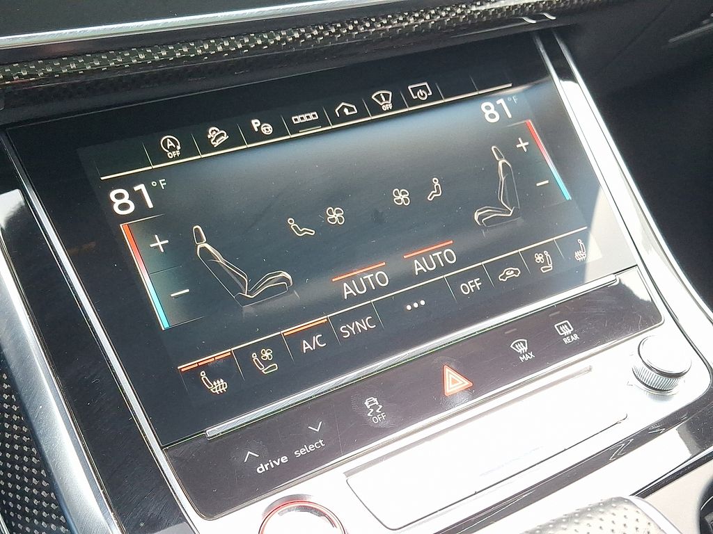 Thumbnail: 2023 Audi SQ7 - 16