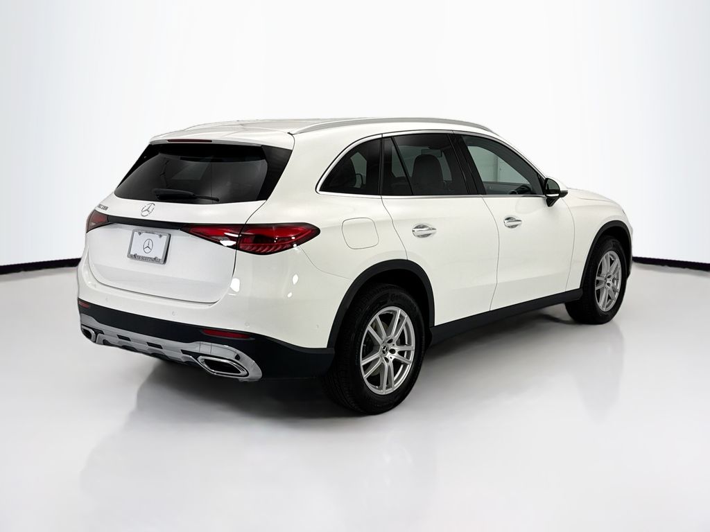 Thumbnail: 2026 Mercedes-Benz GLC - 5