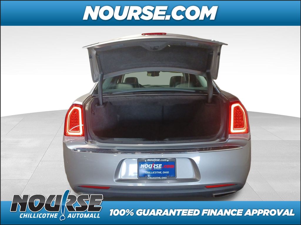 2017 Chrysler 300 Limited photo