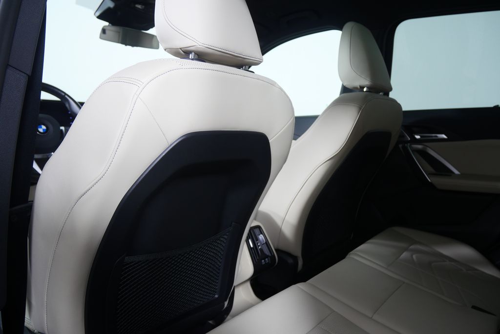 Thumbnail: 2023 BMW X1 - 16