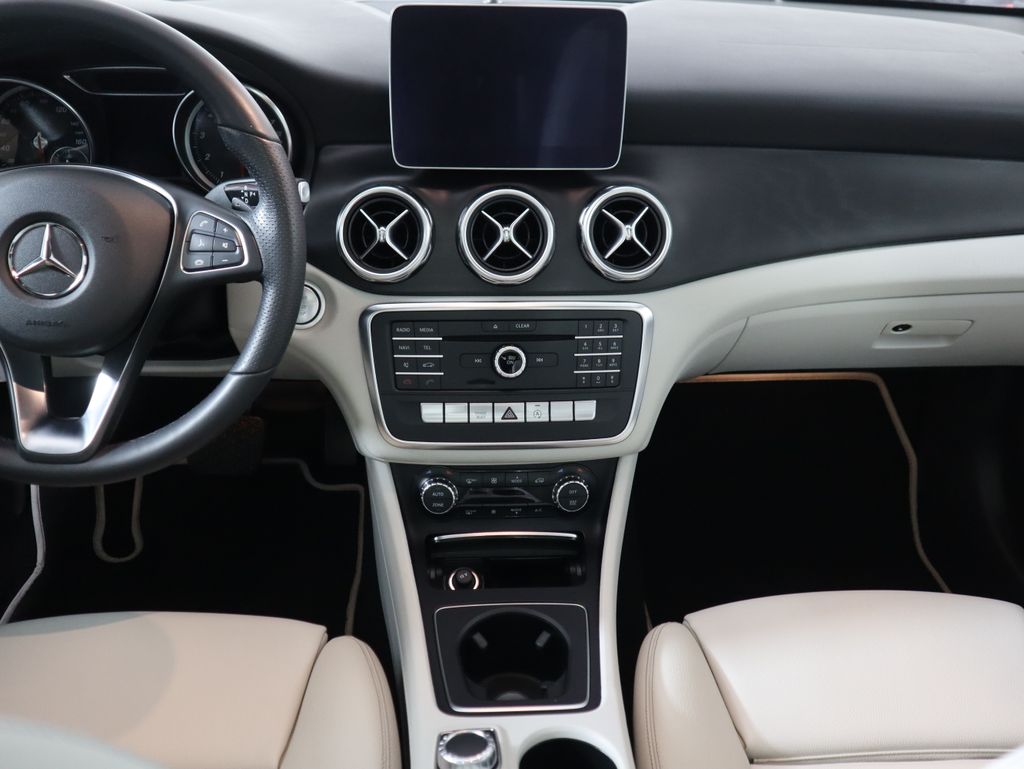 Thumbnail: 2019 Mercedes-Benz GLA - 14