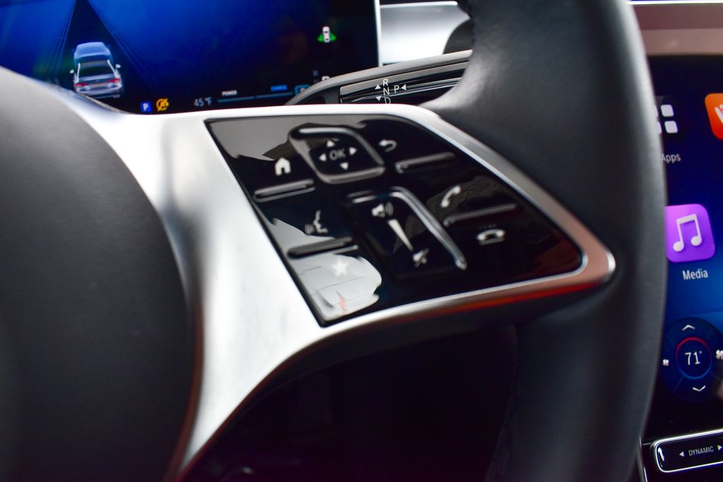 Thumbnail: 2025 Mercedes-Benz C-Class - 19