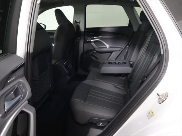 Thumbnail: 2025 Audi Q5 - 24