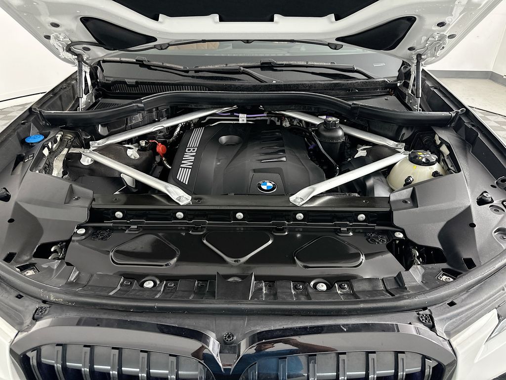 Thumbnail: 2023 BMW X7 - 32