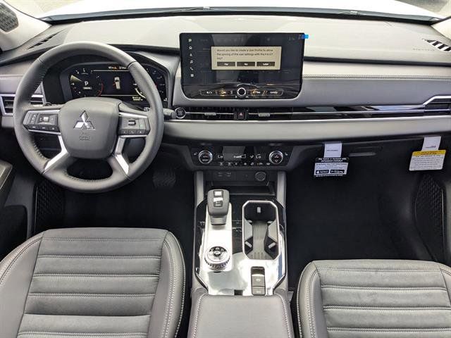 Used 2025 Mitsubishi Outlander SUV