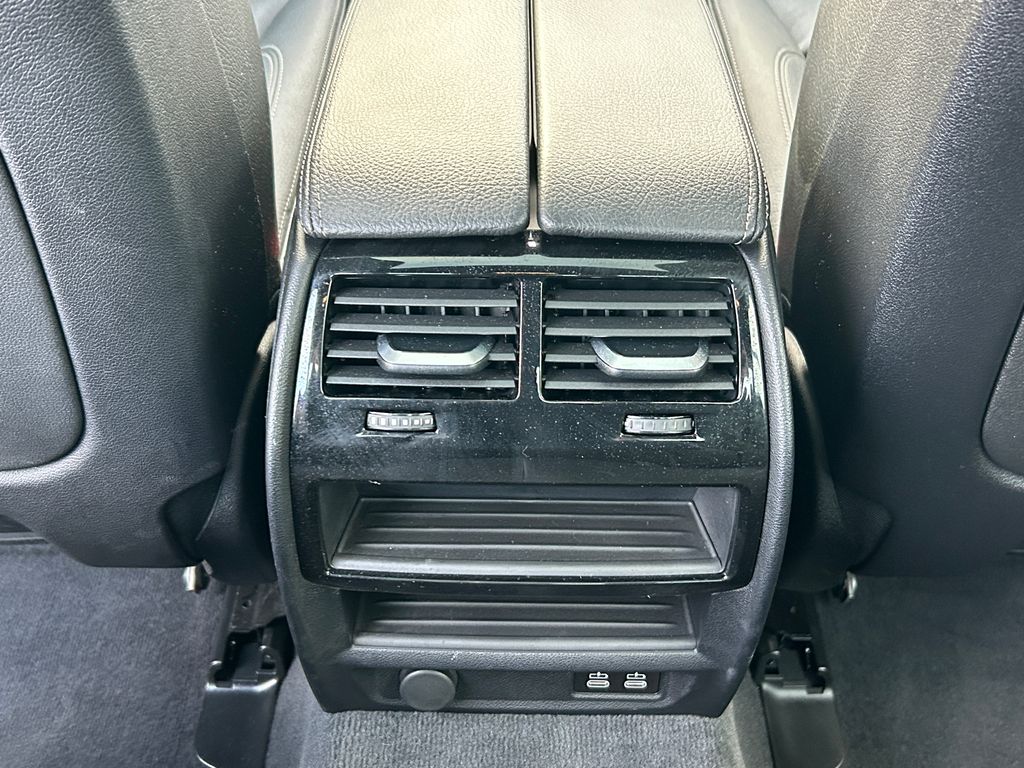 Thumbnail: 2022 BMW 5 Series - 32