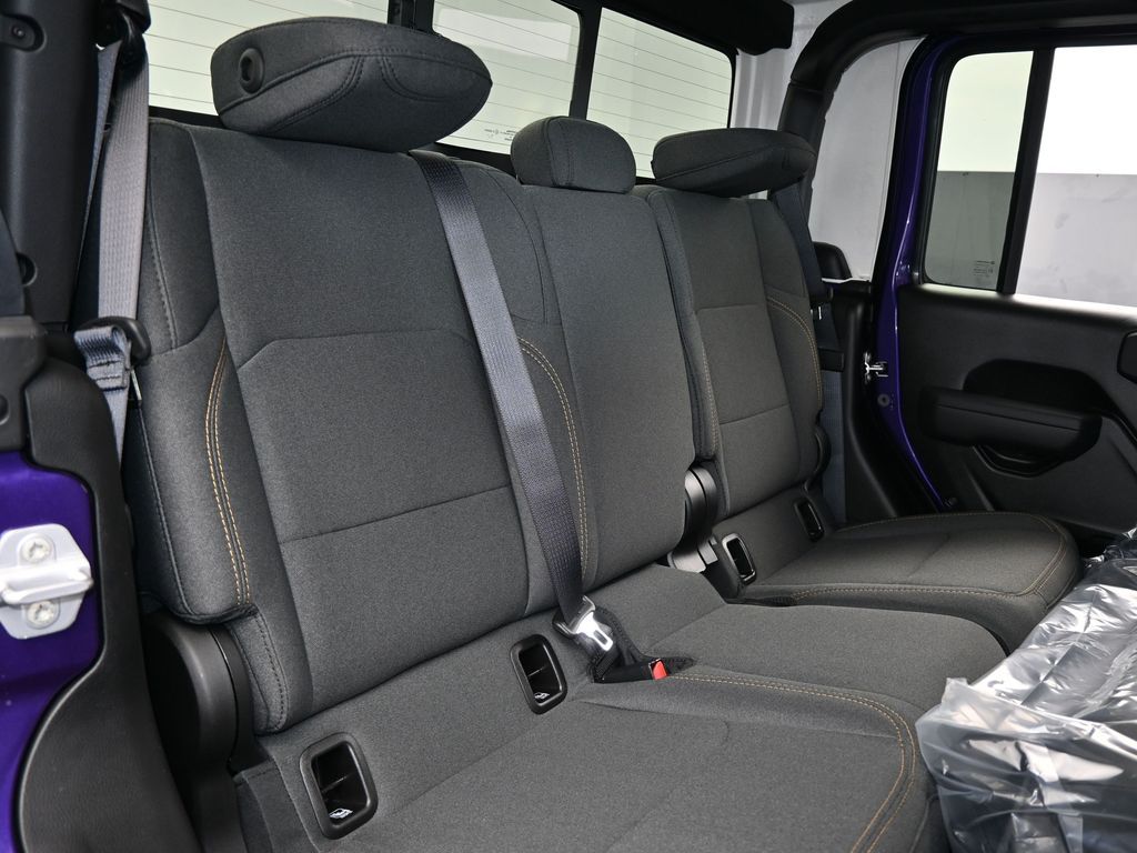 New 2026 reign Jeep Sport S image 32