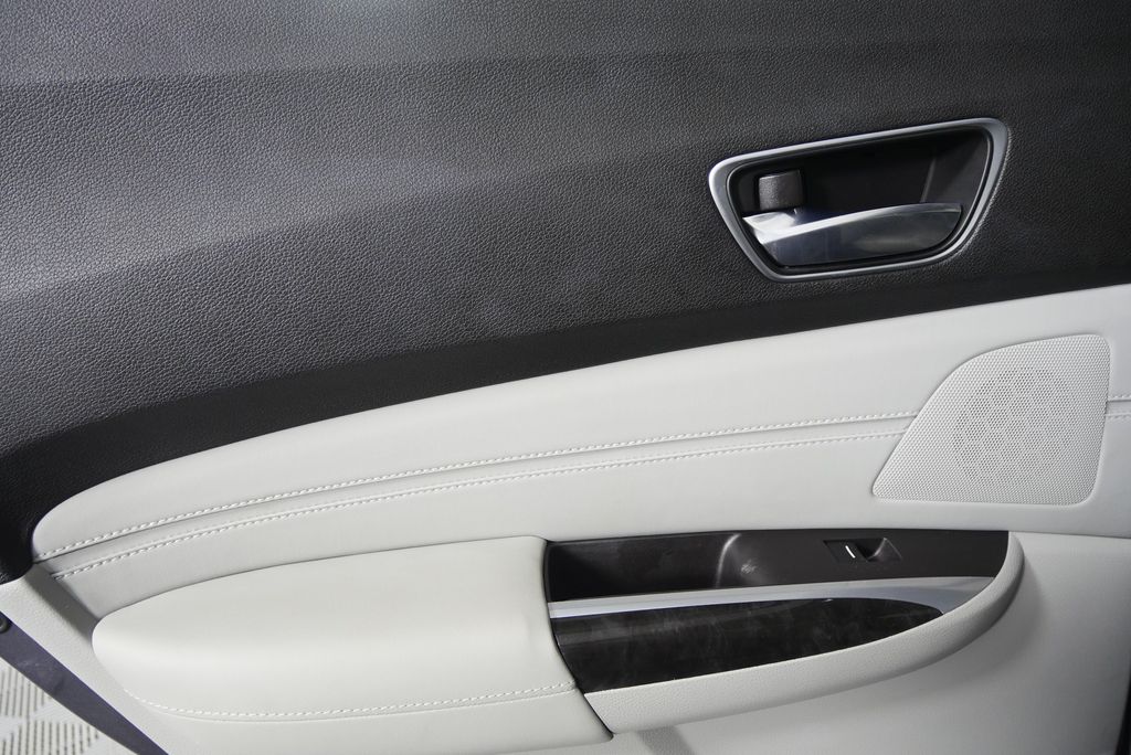 Thumbnail: 2018 Acura TLX - 14