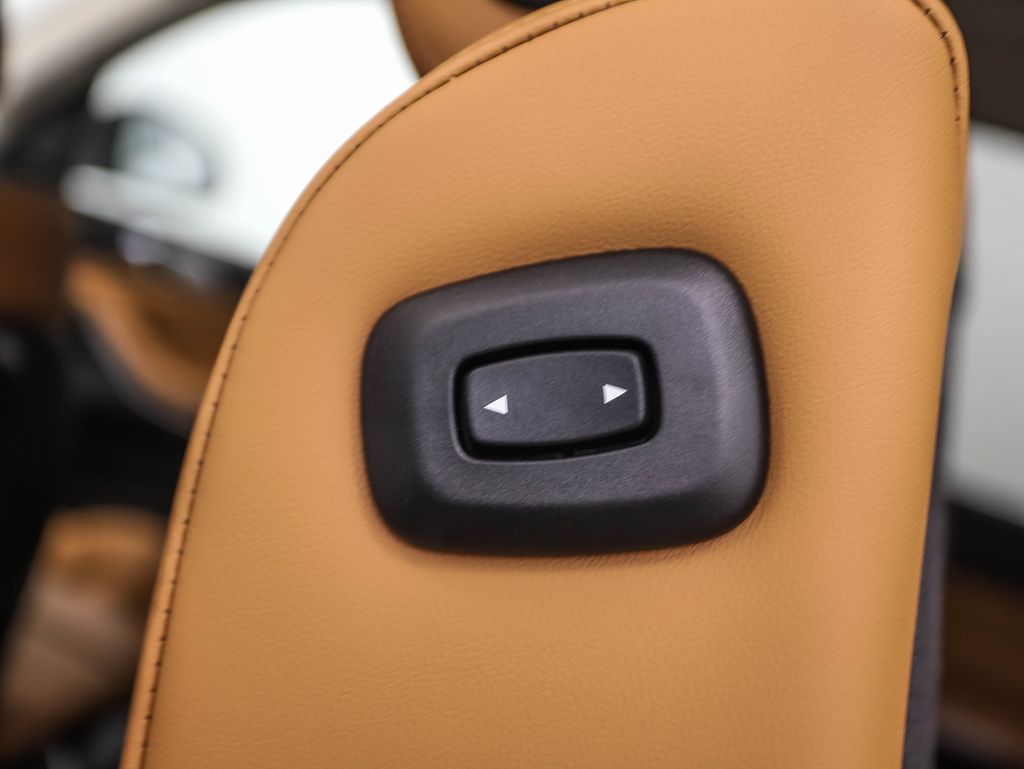 Thumbnail: 2026 BMW X7 - 27