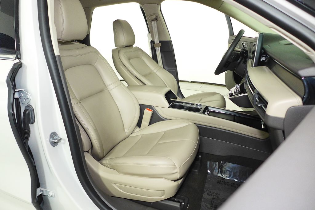 2023 Lincoln Corsair Standard 18