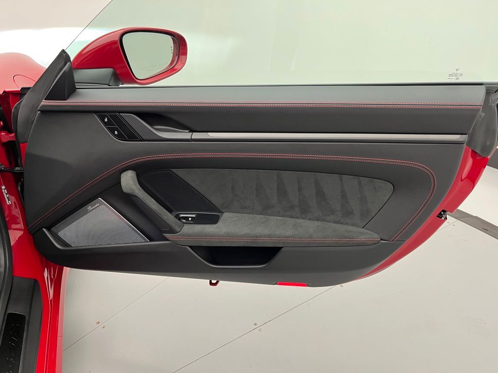 Thumbnail: 2022 Porsche 911 - 29