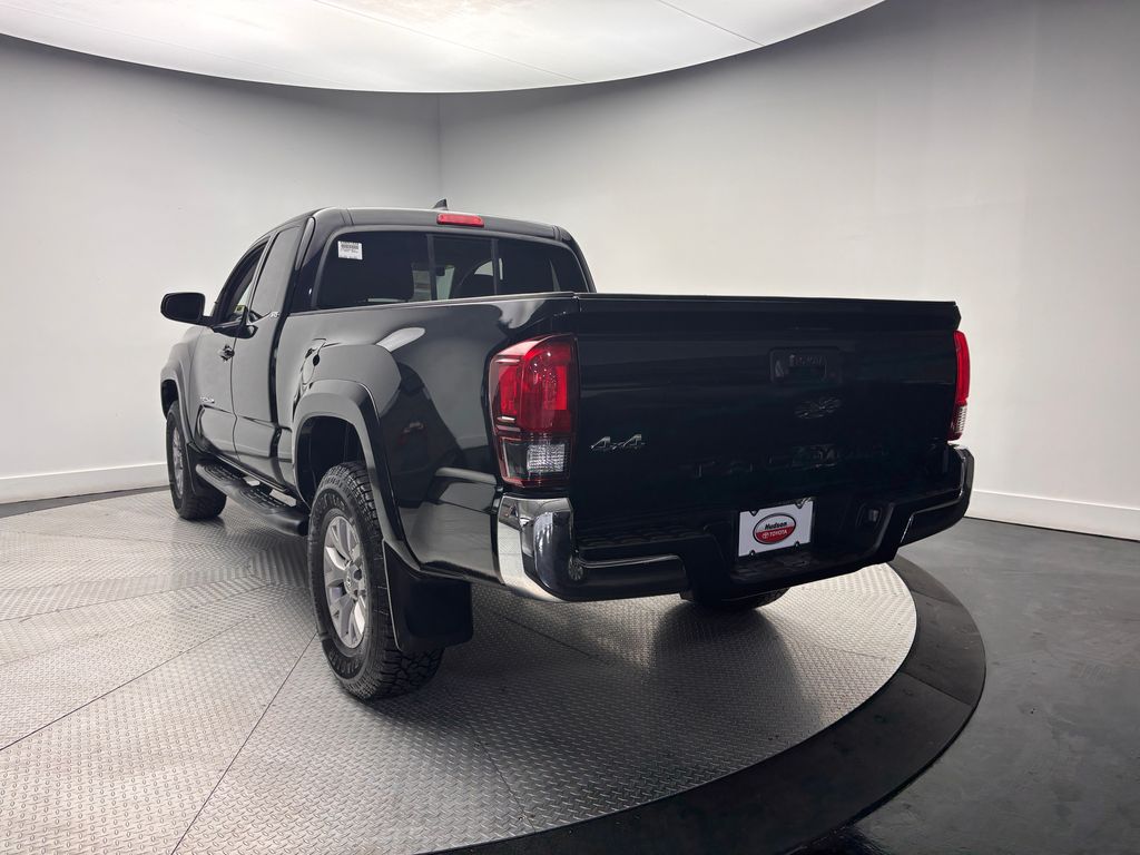 Thumbnail: 2019 Toyota Tacoma - 30